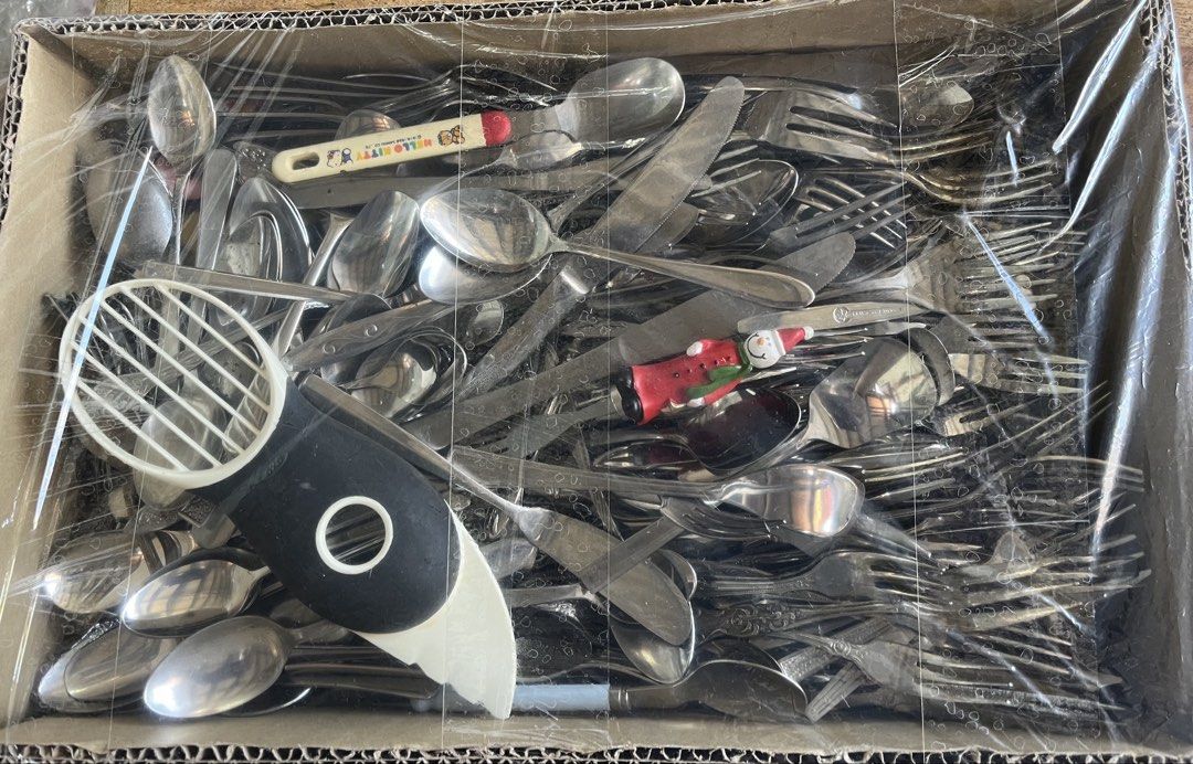 Kitchen utensils and Flatware (Category: Other Kitchenware & Tableware) located in Calasiao. Submitted by maxwayne200413 (Listing ID 1436115694, Image 1). Description: 1box sealed as is original stainless steel and mix of branded kitchen utensils and Flatware .