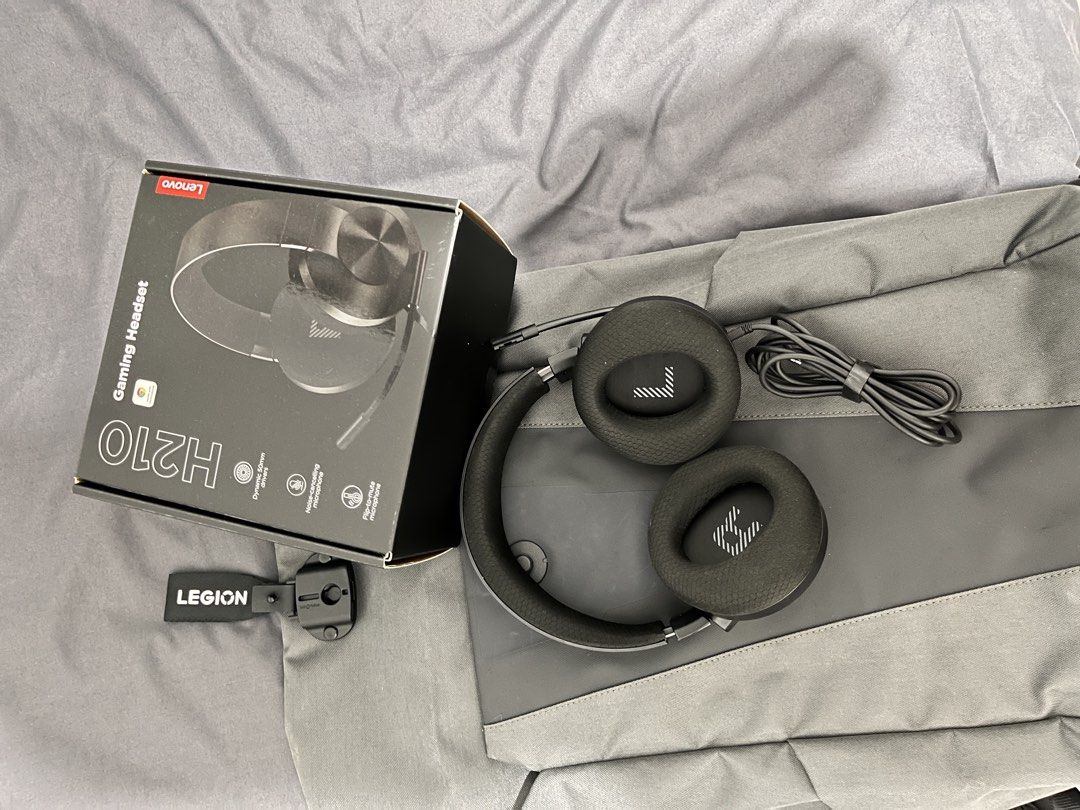 Lenovo H210 Gaming Headset (Category: Headphones & Headsets) located in Pasig City. Submitted by chayfee.girl (Listing ID 1436158219, Image 2). Description: Noise cancelling microphones Bagong bago pa. Bought on Apr 17, 2026 Once lang nagamit With original box RFS: i prefer earphones.