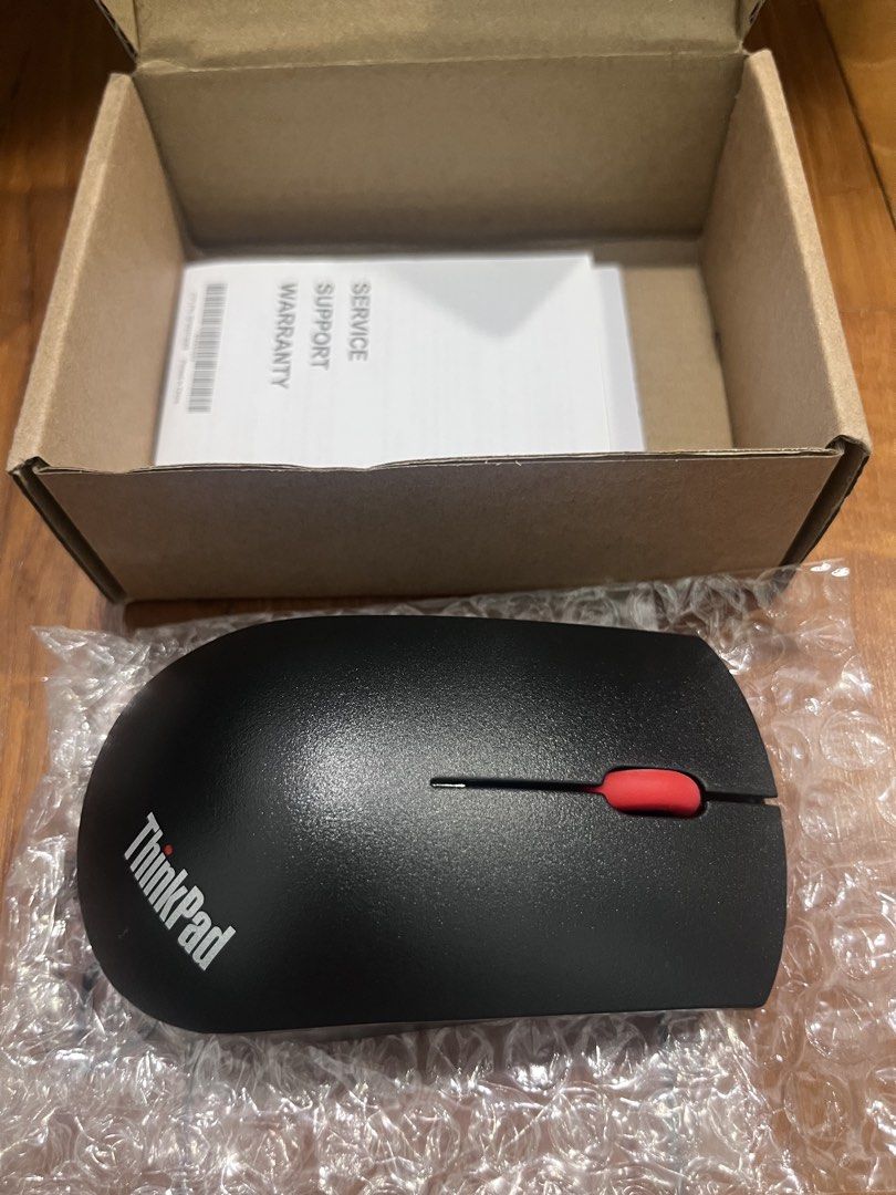Lenovo ThinkPad Essential Wireless Mouse - Brand New445797918866810881