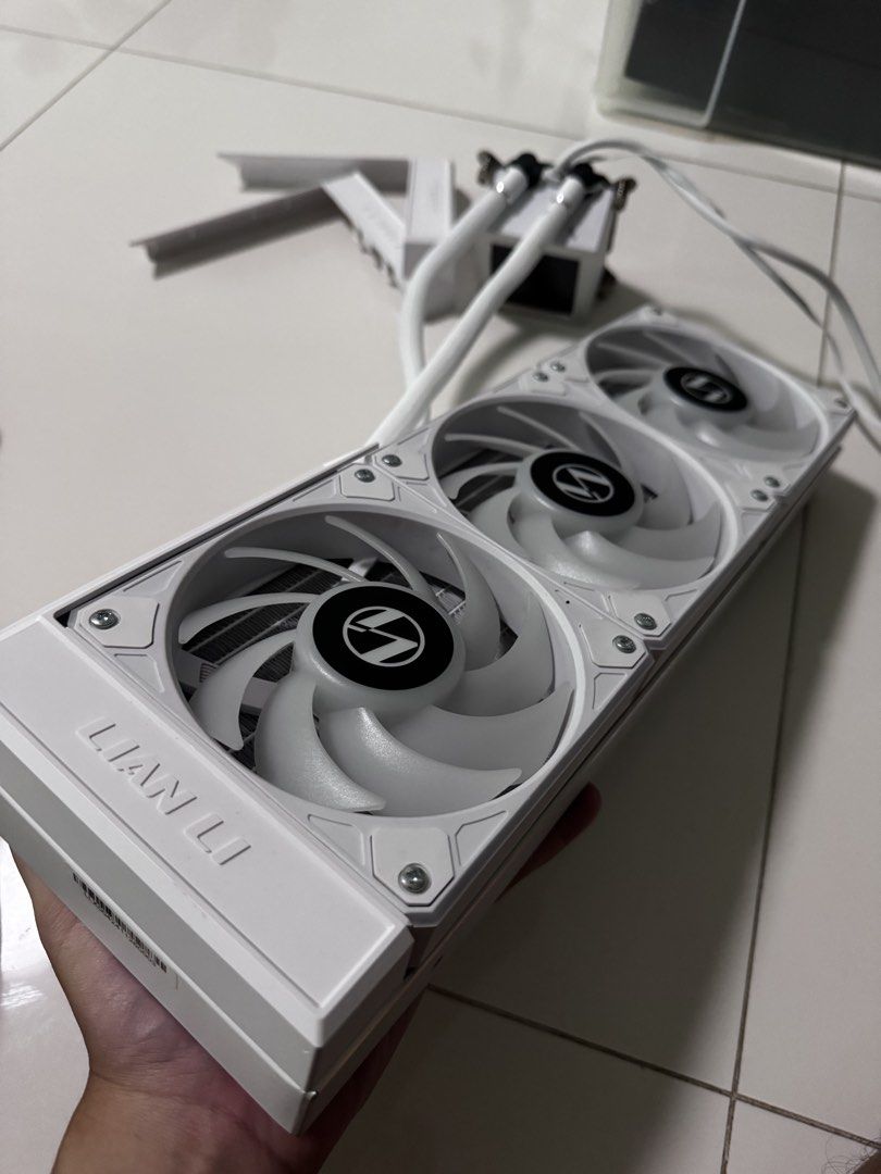 Lian Li Hydroshift 360R White with LCD 360mm Radiator aio lianli lian-li