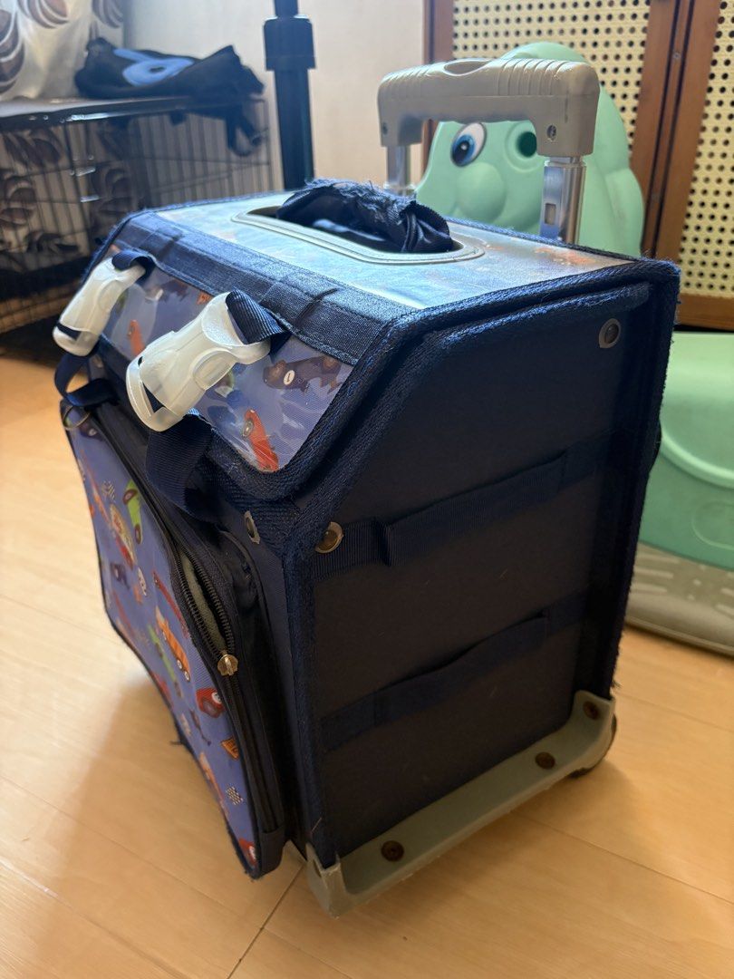 Lily and Tucker Trolley Bag (Category: Shoulder Bags) located in Imus. Submitted by niccolee (Listing ID 1436125089, Image 3). Description: .