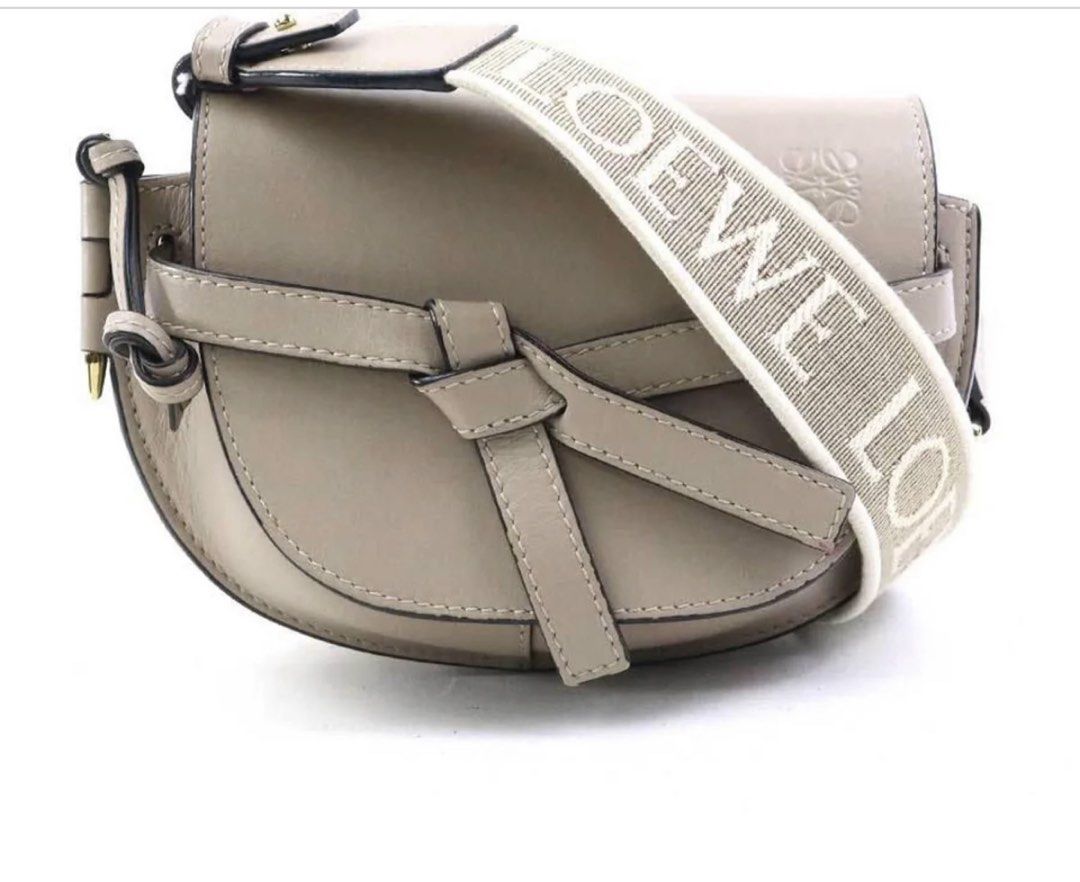 Loewe small (Category: Luxury Bags & Wallets) located in Mandaluyong City. Submitted by loren1969 (Listing ID 1436109914, Image 1). Description: Original Loewe Bag bought in Shangrila with dust bag..