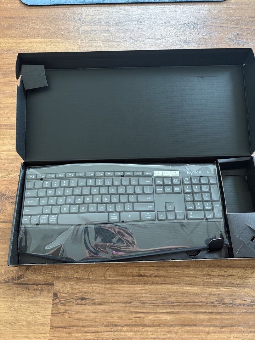 Logitech MK850 Performance Wireless Keyboard445670349729310721