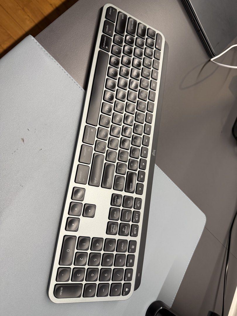 Logitech MX Keys Keyboard - Silver445936297733017600