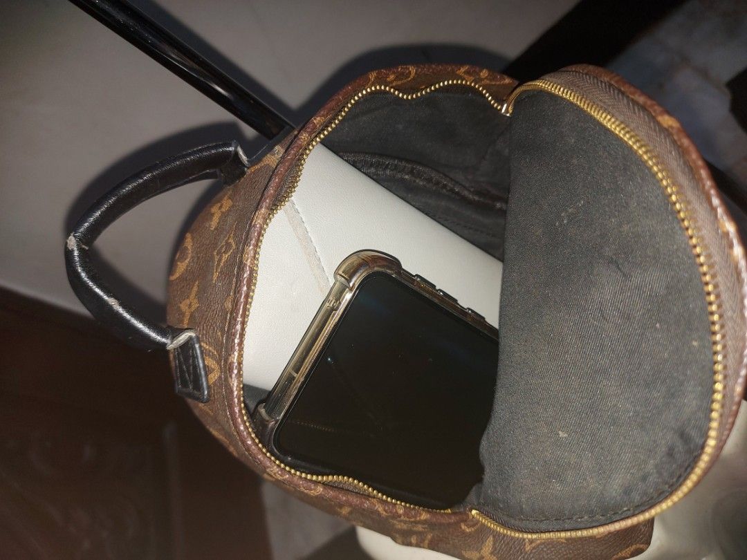 LV Monogram Backpack (mini size) (Category: Luxury Bags & Wallets) located in Manila. Submitted by veelafiera (Listing ID 1436109840, Image 3). Description: Iconic Style 🤎Mini Size, Big Impact 🌟Php 2,500 ONLY! 🏷️Shop now! 🛍️✨ please manage your expectations. this is preloved. it's 90% authentic (receipts or supporting docs not available).