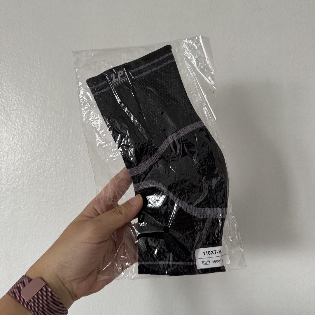 LP SUPPORT 110XT X-Tremus Ankle Support 1.0 20pcs Bundle (Category: Braces, Support & Protection) located in Manila. Submitted by miskym (Listing ID 1436172135, Image 2). Description: Wholesale Price: 1,482.00/ea for 20pcs 1,575.00/ea for 10pcs 1,668.00/ea for 5pcs Retail Price: 1,853.00 Please refer to size chart for measurements All sizes are available ONHAND & READY TO SHIP! .