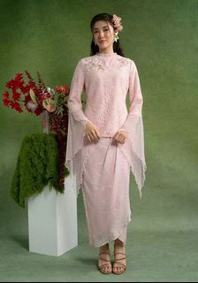 (Category: ) located in . Submitted by evermorethrift (Listing ID 1436205204, Image 1). Description: .