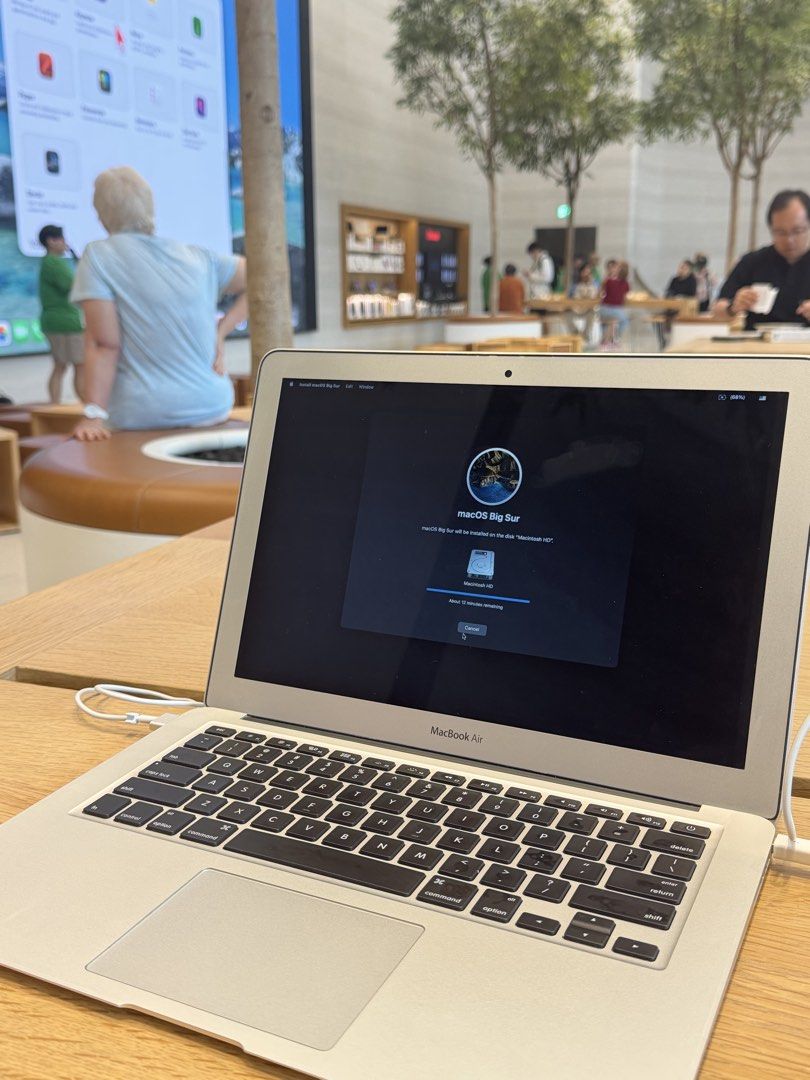 MacBook Air 13inch445663256102184961