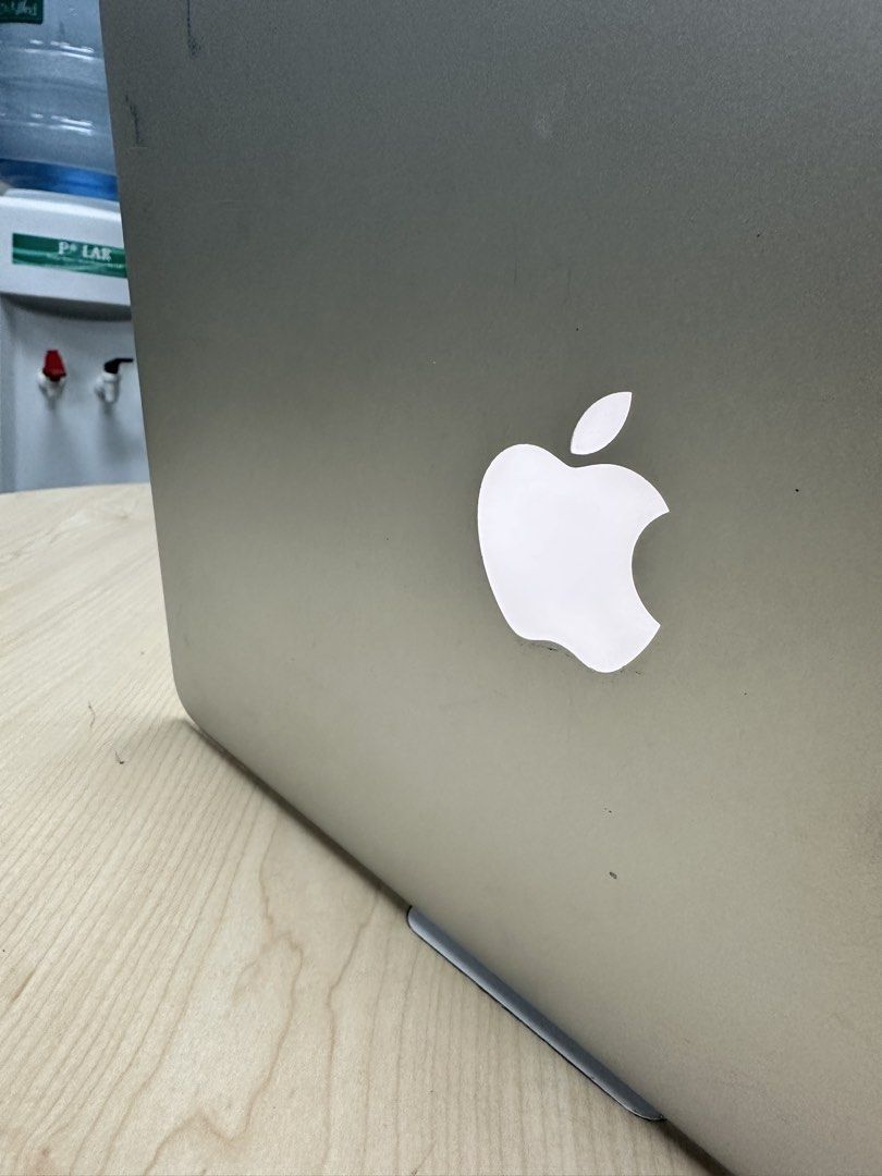 Macbook pro446058008528168960