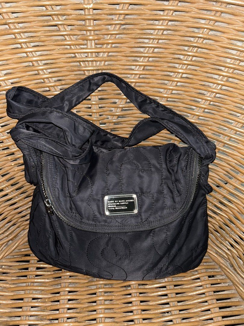 Marc Jacobs (Category: Cross-body Bags) located in Manila. Submitted by mariantim76369 (Listing ID 1436140194, Image 3). Description: .