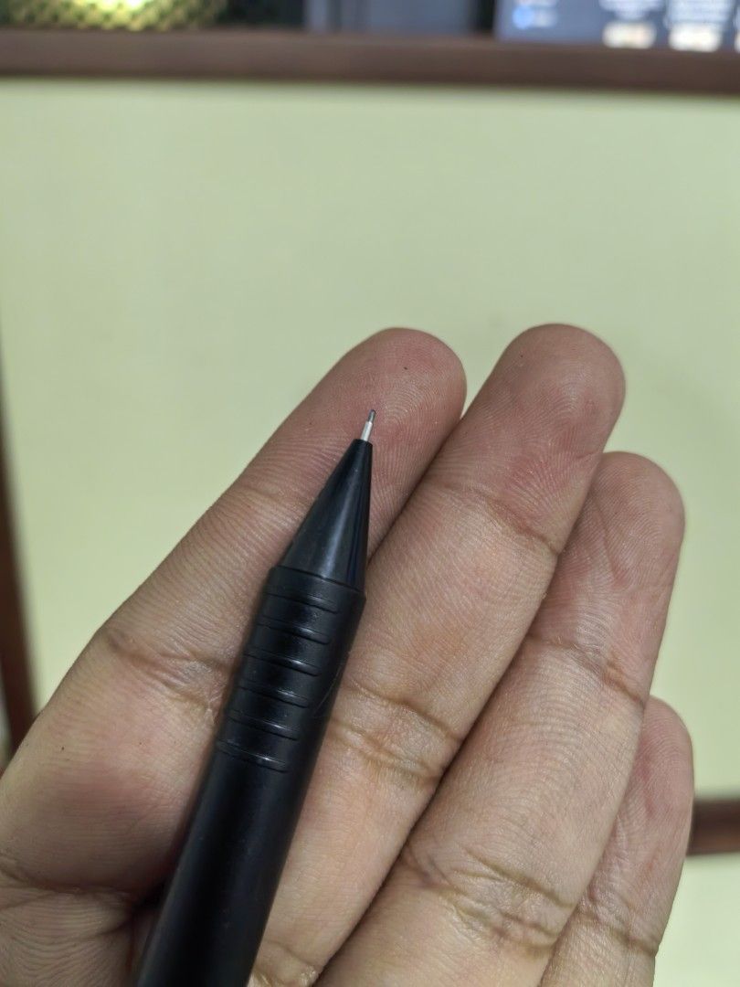 Mechanical Pencil (Category: Stationery & School Supplies) located in Cebu City. Submitted by dudes_villanueva (Listing ID 1436286345, Image 3). Description: Mechanical Pencil - No Brand Plastic Body 📌 In excellent condition.
