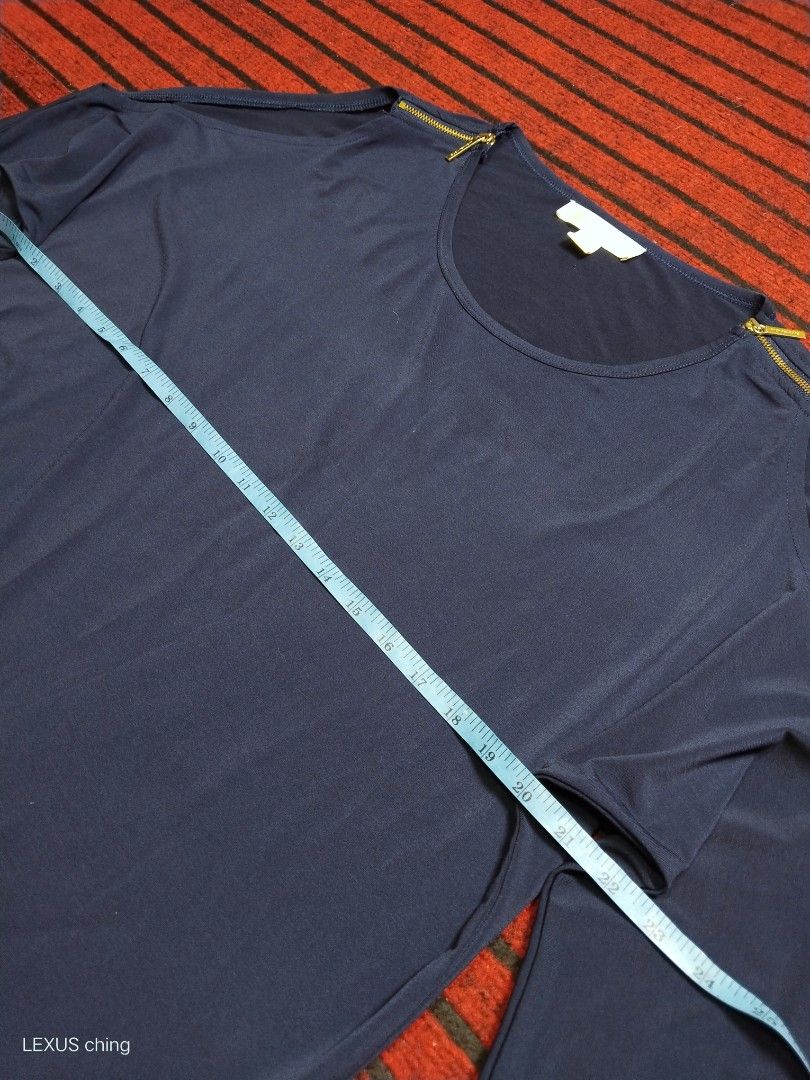 MICHEAL KORS (Category: Blouses) located in Manila. Submitted by lexusthrift1995 (Listing ID 1436255639, Image 2). Description: .