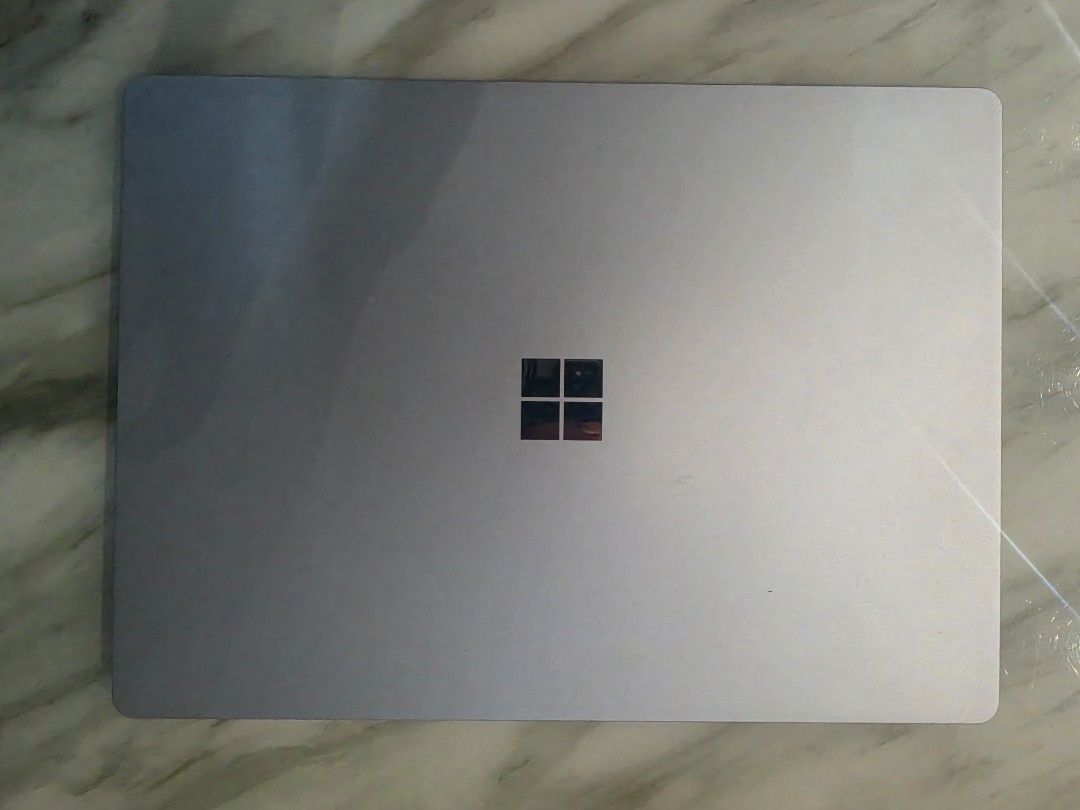 Microsoft Surface Laptop 2 - Intel i5, 8GB RAM, 128GB SSD445929276761722881