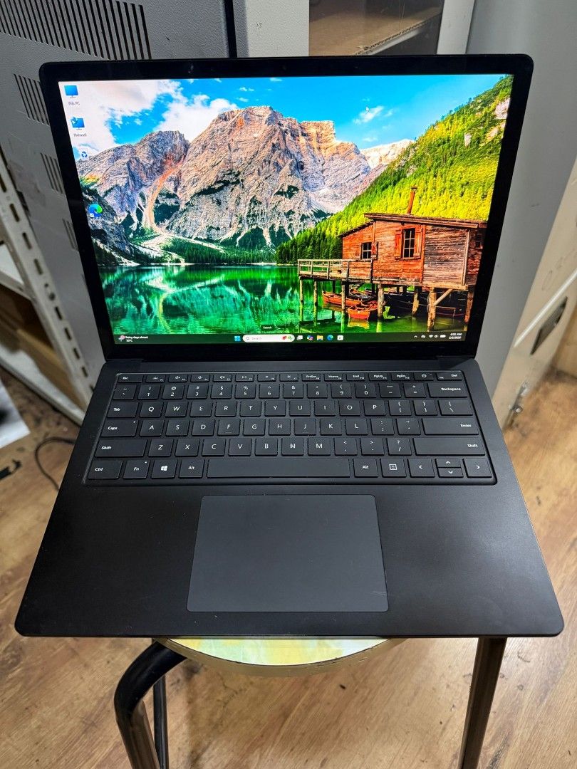 Microsoft Surface Laptop 3 - Black445927497243699200