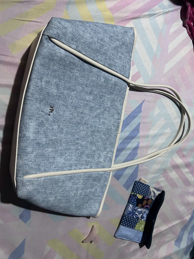 Mossdoom bag (Category: Tote Bags) located in Manila. Submitted by emsmerize (Listing ID 1436190389, Image 2). Description: User twice Complete with bag charm and dust bag Rfs: mag back pack para commute friendly.