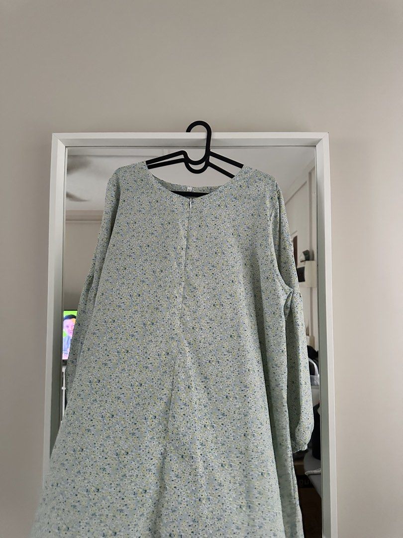 Muslimah assorted tops (Category: Tops) located in Singapore. Submitted by heyaitsfaa (Listing ID 1436192741, Image 3). Description: All sizes fits PTP 55-65, worn lightly still in good condition 1st pic denim stripe top worn once- $15 SOLD ❌ 2nd pic- $10 SOLD ❌ 3rd pic- $5 4th pic- $5 5th pic black waffle top- $8 6th pic green waffle top- $8 7th pic Khaizan size 2 BNIP- $12 8th pic Khaizan size 2 BNIP- $12 ❌ SOLD 9th pic- $8 ❌ SOLD Prices are al