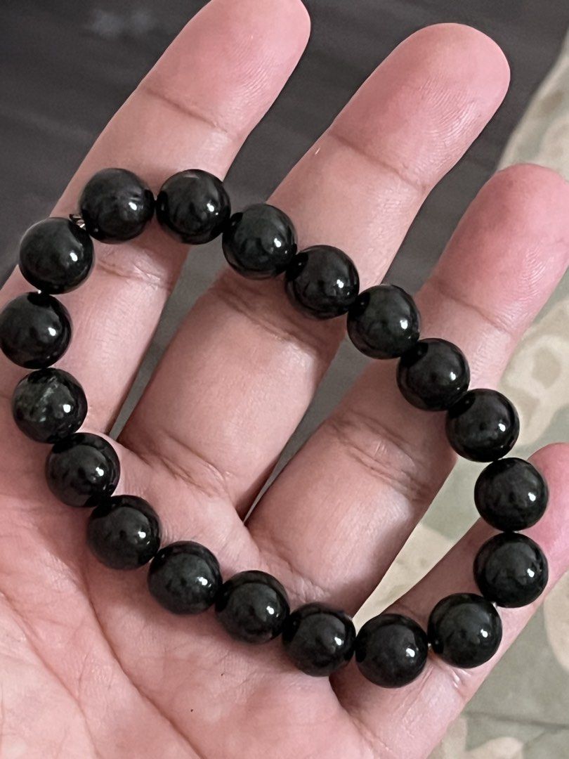 Natural Stone Black Onyx Bracelet (Category: Bracelets) located in Cavite. Submitted by tifanny.goods (Listing ID 1436101193, Image 3). Description: Natural stone black onyx. 200php retail, i have 7 pcs here on hand. 1,000php for take all. All brandnew ☺️👌💸.