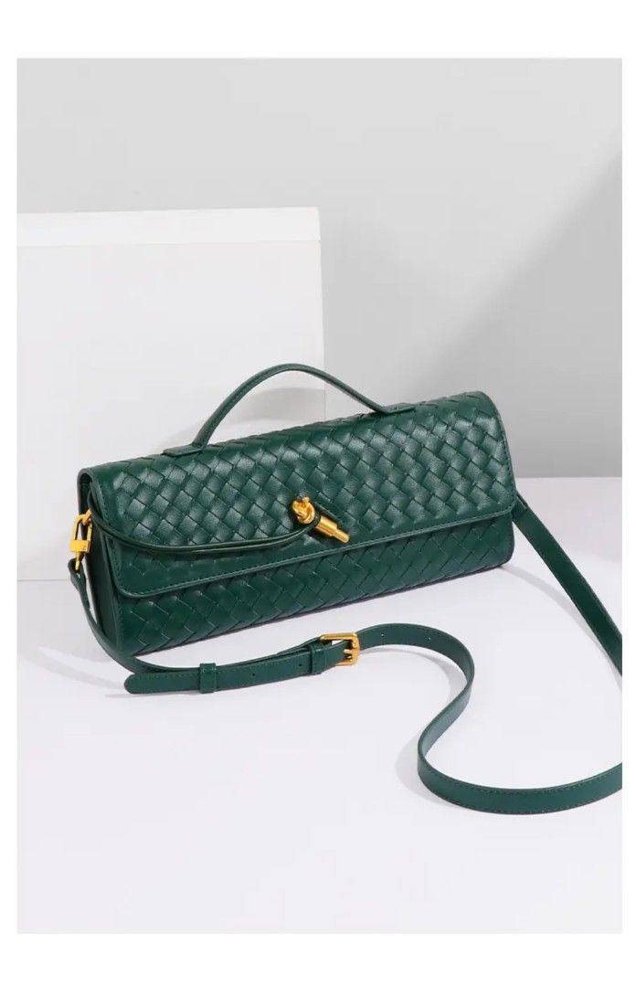 New Andiamo Clutch Bag (Category: Luxury Bags & Wallets) located in Pasig City. Submitted by ThisandThatAvenue (Listing ID 1436245142, Image 3). Description: .