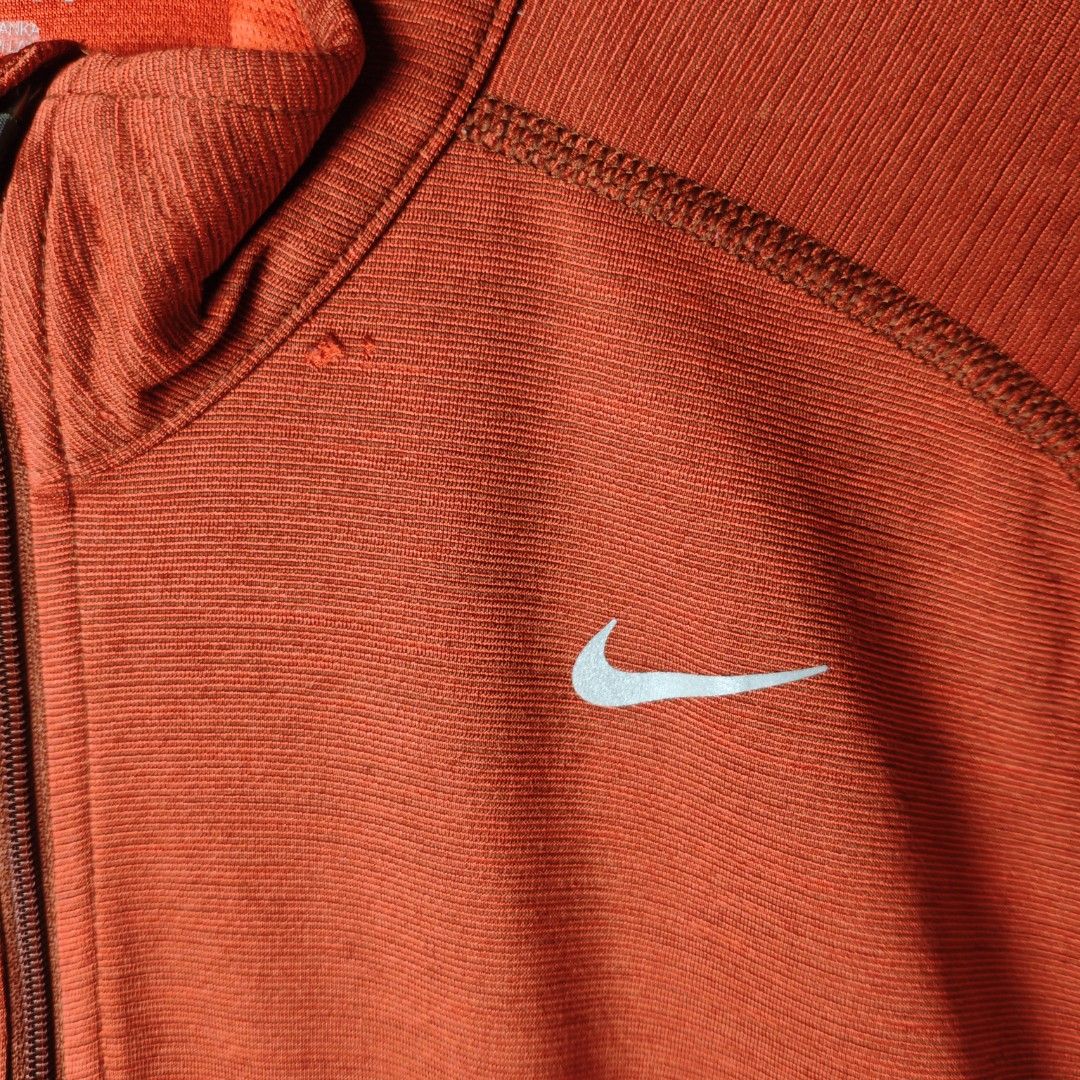 Nike Dri-FIT Running Jacket (Category: Activewear) located in Manila. Submitted by tinytoonthriftshop (Listing ID 1436114201, Image 3). Description: Brand : Nike Size on tag : L 📏 Width x Length : 22x28.5x30 Issue : NEED WASH / Minimal issue check other pictures Condition : GOOD 💰 Price : 199 📌 NOTE: Actual color may slightly vary due to lighting and camera. PAYMENT: Gcash / BPI / Maya 📍 Pinagbuhatan, Pasig City 🚚 Delivery: • Same day (book 