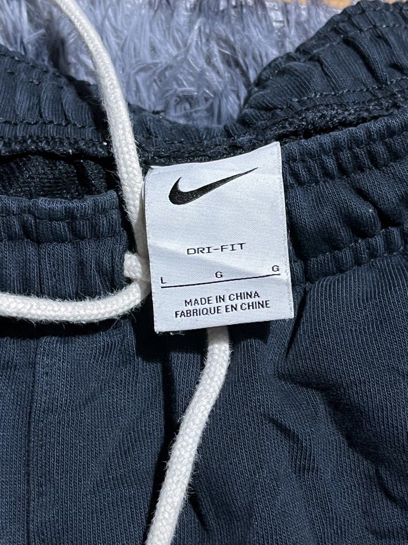 Nike Dri-FIT Sweatpants - Black - Size L (Category: Joggers) located in Manila. Submitted by bossddarriel (Listing ID 1436212182, Image 2). Description: - Nike Dri-FIT sweatpants - Size: L - Features: - White drawstring - Small Nike logo - Side pocket - Made in China - Relaxed fit - Perfect for casual wear or workouts.