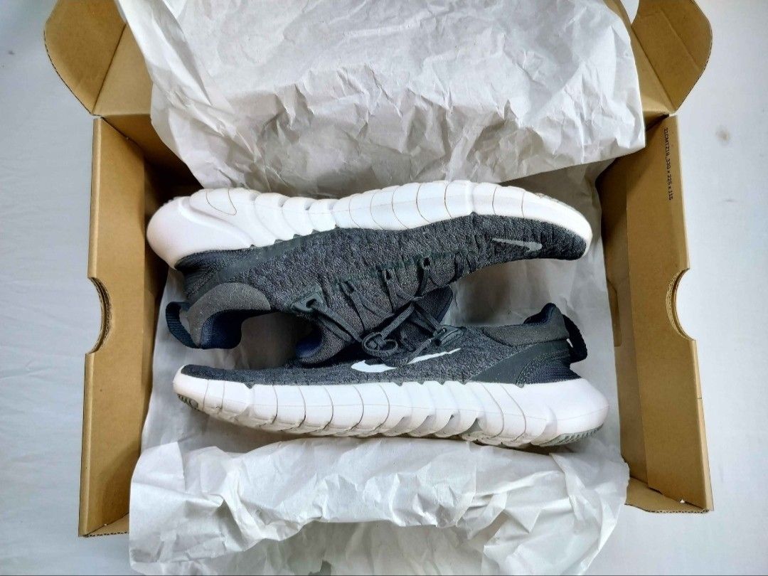 Nike Free RN 5.0 Next Nature (Category: Sneakers) located in Binan City. Submitted by goldenmichi (Listing ID 1436284992, Image 1). Description: ✨ Pre-loved Nike Shoes for Men! ❗ Lower than the original price! (Last Price) Color: Black&White Size (true to size): US 9 in UK 8 CM 27 EUR 42.5 🧾 Condition: • Uppers & Soles: Good • Insole: cleaned/sanitized Inclusions: Box & paper 📢 RFS: Decluttering, not a perfect fit, or not my type of shoes ✅ Fir