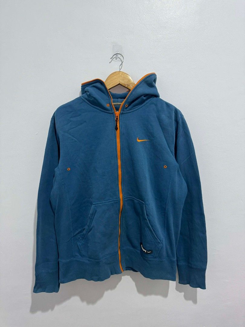 Nike Full Zipped Hoodie (Category: Coats, Jackets and Outerwear) located in Manila. Submitted by pleace.vintage (Listing ID 1436144309, Image 1). Description: For Sale Nike Full Zipped Hoodie Large on tag P500 only! South Caloocan.