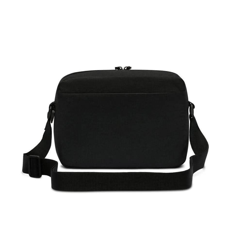 NIKE HERITAGE CROSS BODY BAG 2.0 (Category: Sling Bags) located in Manila. Submitted by keepgrind2023 (Listing ID 1436133887, Image 3). Description: NIKE HERITAGE CROSS BODY BAG 2.0 (4L).