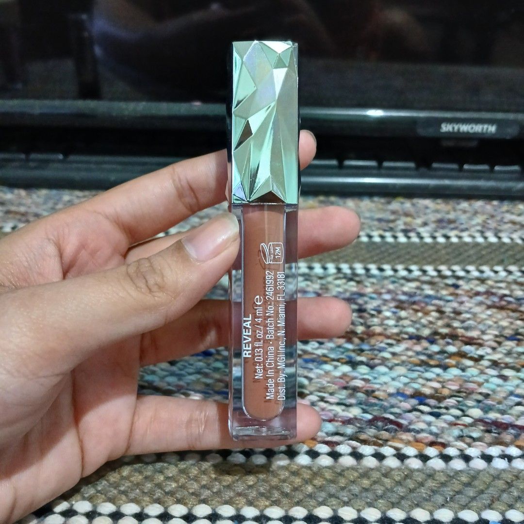 Nude brown Liquid Lipstick (Michael Giordano) (Category: Makeup) located in Quezon City. Submitted by trixiem183 (Listing ID 1436129109, Image 2). Description: - Michael Giordano Liquid Lipstick 💄 Color: Nude-brown (Reveal) ✅️ Good as New, Swatch on hand 👉Rfs: Not my shade 📍 Tandang Sora, QC 🛵 Lalamove or J&T.