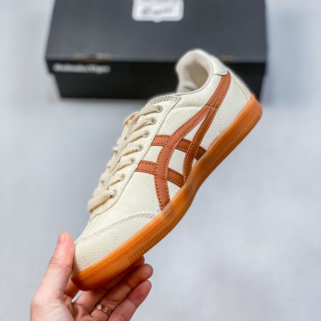 Onitsuka Tiger Tokuten - Beige/Brown (Category: Sneakers) located in Singapore. Submitted by asingaporecity (Listing ID 1436156455, Image 3). Description: .