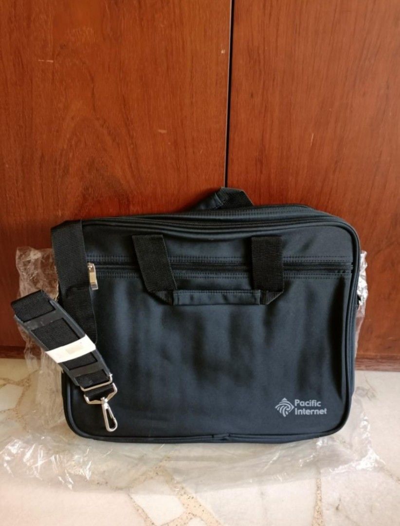 Pacific Internet Laptop Bag