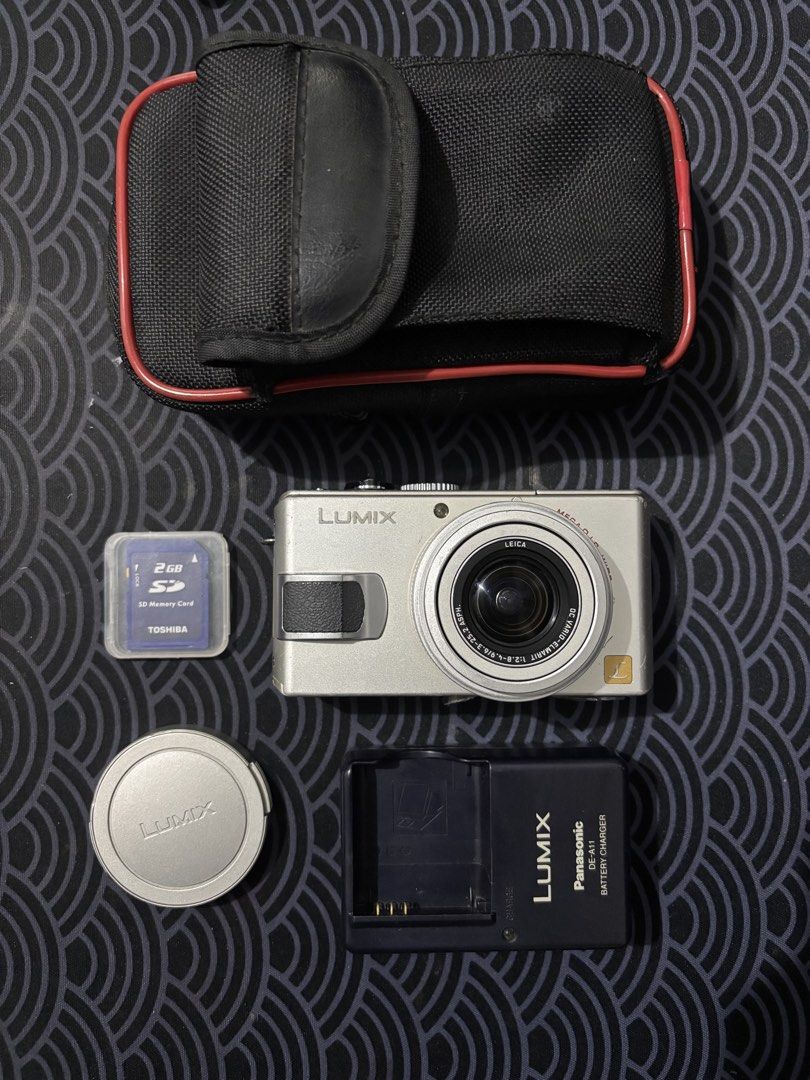 Panasonic Lumix DMC-LX2 (Category: Cameras) located in Quezon City. Submitted by navietuc (Listing ID 1436188683, Image 1). Description: FS: LUMIX DMC-LX2 Inclusions: Charger SD Card Camera Bag Price: 7500 only.