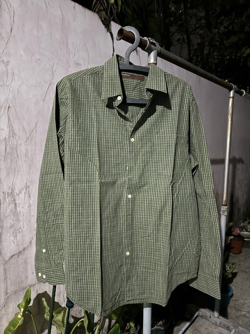 Perry ellis long sleeves (Category: Formal Shirts) located in Quezon City. Submitted by tempestdouble (Listing ID 1436264344, Image 1). Description: -23x31 -sz l on tag -no issues.