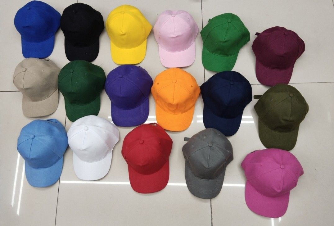Plain Baseball Cap - Assorted Colors (Category: Caps & Hats) located in Manila. Submitted by neojamesca55018 (Listing ID 1436164766, Image 1). Description: - Available in a wide range of colors: blue, black, yellow, pink, green, maroon, beige, purple, orange, navy, and gray. - Made from durable fabric. - Classic design. - Suitable for both men and women. - Perfect for everyday wear. - Ideal for sun protection or as a fashion accessory..