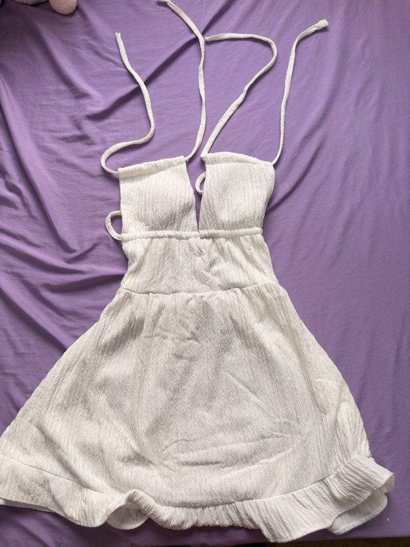 Preloved Clothes (Category: Blouses) located in Quezon City. Submitted by cartnishe (Listing ID 1436250254, Image 1). Description: Selling preloved clothes for affordable price.