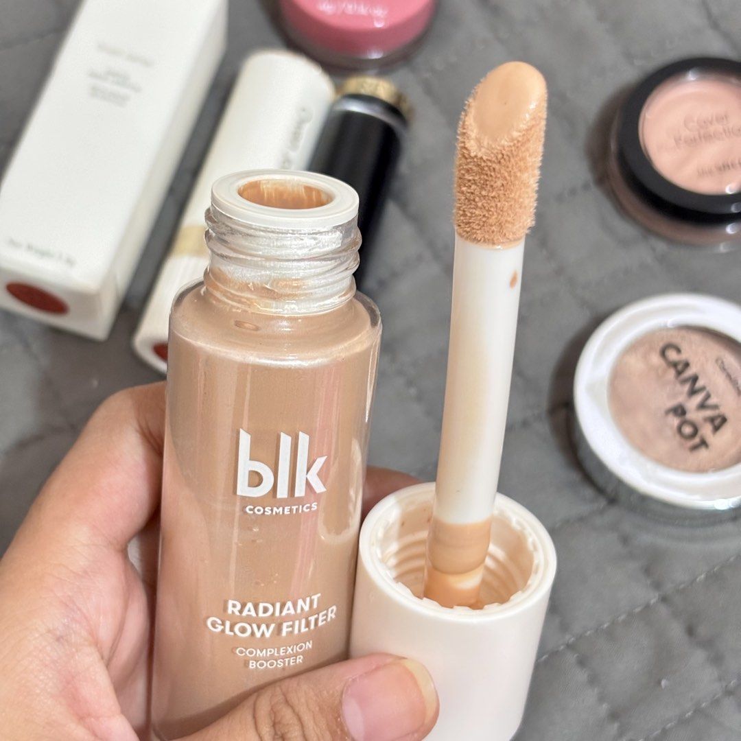 [PRELOVED] MAKEUP BUNDLE (Category: Makeup) located in Tayug. Submitted by mhyyrdsn (Listing ID 1436169006, Image 2). Description: 🪷 BUNDLE 1 – TAKE ALL FOR ₱600!! Good for light-medium skintone & neutral undertone girlies 💋 ✧ Blk Radiant Glow Filter (shade: Vanilla) – around 75-80% full ✧ The SAEM Cover Perfection Pot Concealer (shade: Peach Beige - color corrector) – 90%, kunti lang bawas ✧ Careline Canva Pot Highlighter (shade: Rhythm) – 98%