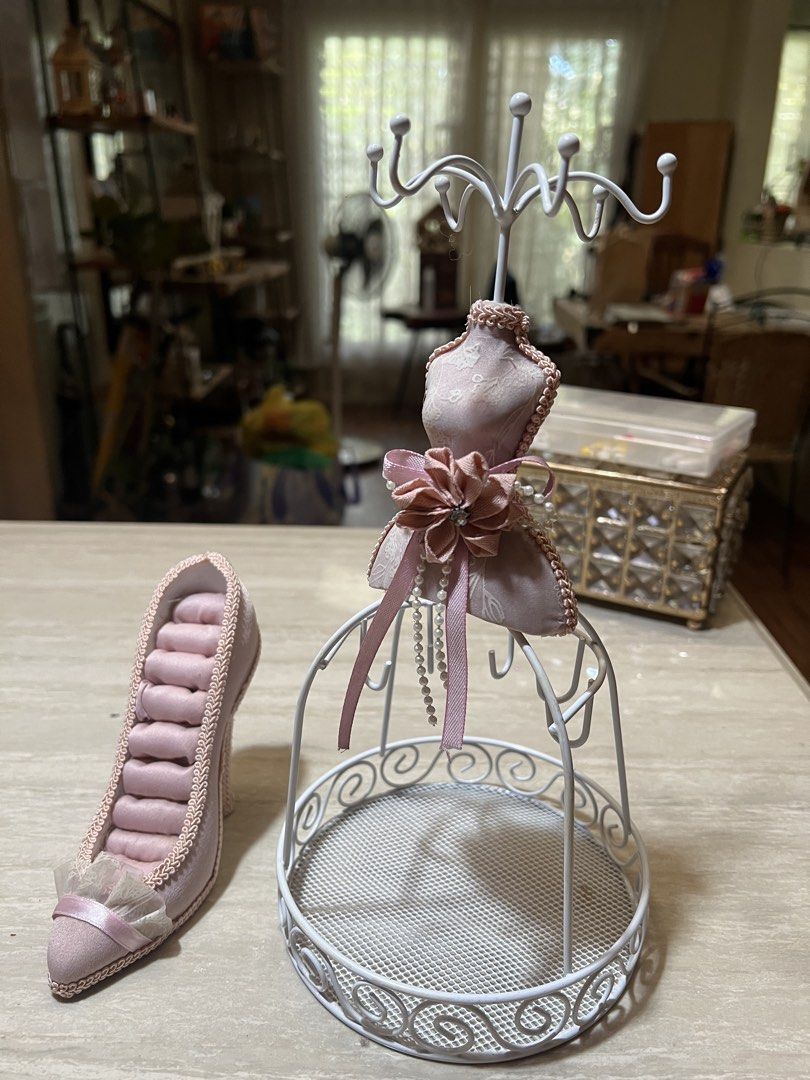 Preloved Pink Jewelry Organizer Set (Category: Accessory Holder, Box & Organizers) located in Quezon City. Submitted by ramnayeon_ (Listing ID 1436174217, Image 1). Description: - matching pink jewelry set - features hooks for necklaces - has a base for other accessories - slots for rings / earrings - rfs: decluttering.