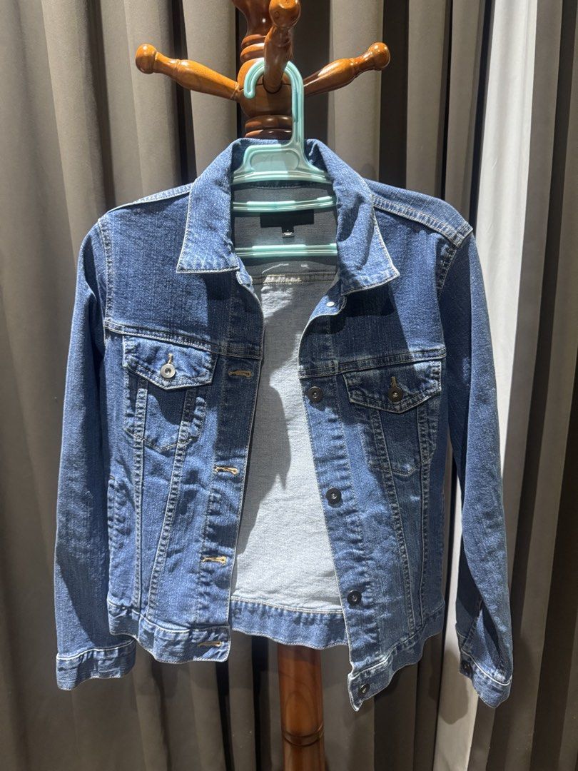 Preloved Uniqlo Denim Jacket (used once) (Category: Coats, Jackets and Outerwear) located in Quezon City. Submitted by adilou (Listing ID 1436250828, Image 1). Description: .