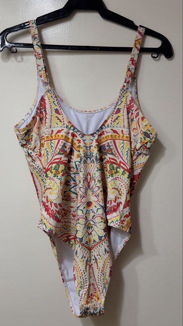 Printed One-Piece Swimsuit (Category: Bikinis & Swimsuits) located in Manila. Submitted by aaaaamn (Listing ID 1436281302, Image 2). Description: Used once for a few hours only. - XL but can fit to 0-1XL - Colorful print one-piece swimsuit - Scoop neckline - Made of smooth, stretchy fabric 📍 San Juan City- (meet up @ Puregold Agora or SM Sta Mesa) 📍 Las Piñas - (meet up @ SM Center or Perpetual Help Medical Center).