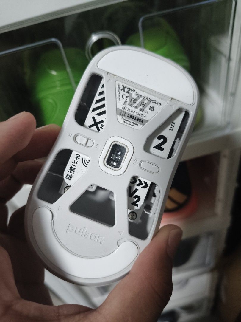 Pulsar X2V2 Medium Wireless Gaming Mouse - White445937186275348480