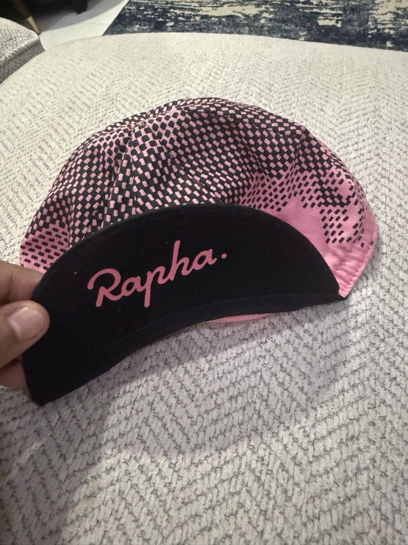 Rapha cap (Category: Cap & Hats) located in Ipoh. Submitted by rudiess (Listing ID 1436245776, Image 2). Description: Authentic.