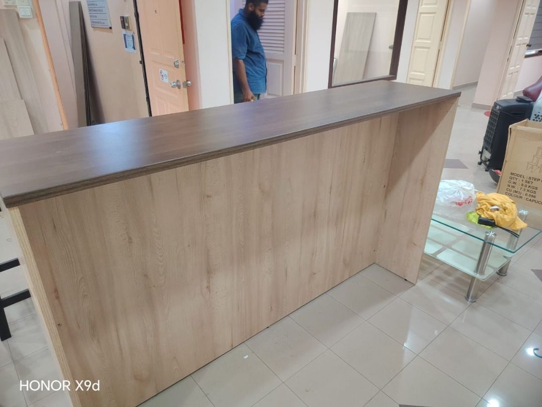 Reception Table Code:RT-75 (Category: Tables & Sets) located in Petaling Jaya. Submitted by micron1786 (Listing ID 1436173344, Image 3). Description: [**Price above DOES NOT INCLUDE of delivery & Installation**] L 1850mm W 440mm H 1140mm Code :RT-75 Available :1 Condition : Goods We are specialist in BUY or SELL New/Used Home Furniture or Office Equipment [ Micron Furniture Trading sdn bhd ] 20 , Jalan PJS 3/46 , Sri Manja Square , Taman Sri Manj