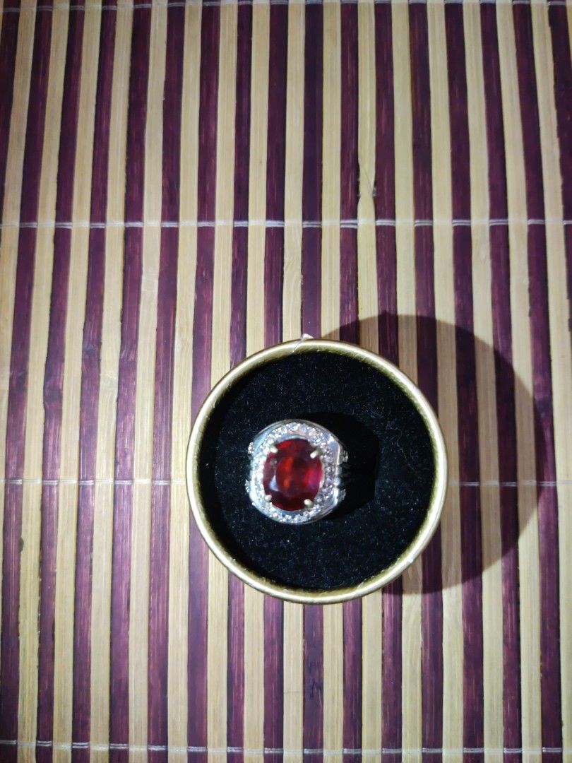 Ruby gemstone ring (Category: Precious Stones) located in Singapore. Submitted by onestopshopppp (Listing ID 1436231334, Image 6). Description: Silver No hallmark Treatment GF3 color pinkish Red Transparent Ruby With ID card.
