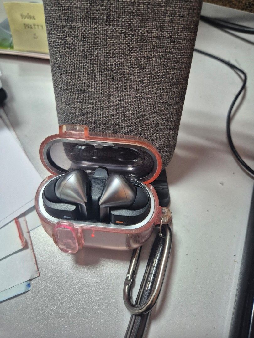SAMSUNG buds 3 pro silver (original) (Category: Earphones) located in Las Pinas. Submitted by meguuu. (Listing ID 1436102809, Image 1). Description: Blade-stem design with customizable "Blade Lights".Audio: 2-way speaker, dual amplifier, and 24-bit/96kHz SSC (Samsung Seamless Codec). Noise Control: Adaptive ANC, Ambient Sound, and AI-powered Voice Detect. Battery:ANC On: Up to 6 hours (buds) / 26 hours (case).ANC Off: Up to 7 hours (buds) / 30 ho