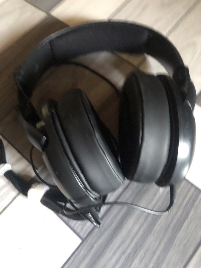 Sennheiser HD 201 Headphones (Category: Headphones & Headsets) located in San Pedro. Submitted by opinamagal36999 (Listing ID 1436111119, Image 3). Description: Replace foam and wire already good pa naman po siya- Sennheiser HD 201 headphones - Black design - Cushioned earcups and headband for comfort - Wired connection - Standard audio jack - Model number: HD 201.
