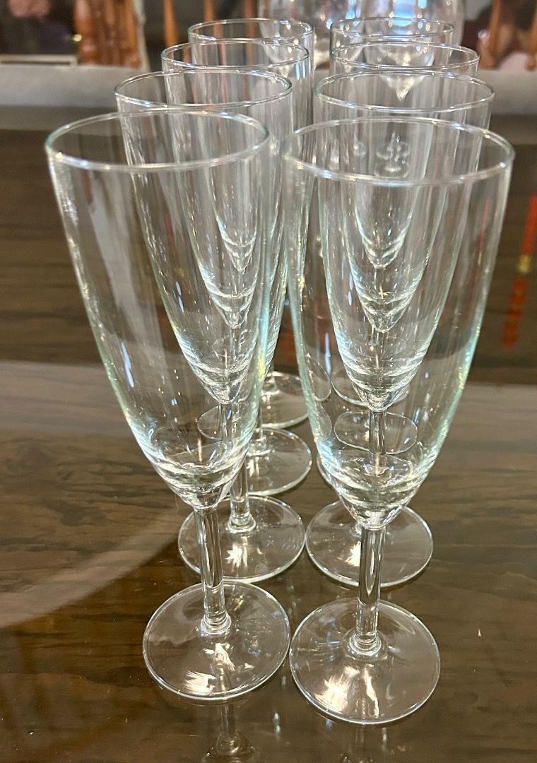 Set of 8 Clear Champaign Glasses