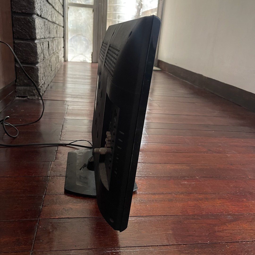 Sharp 24” LED TV (broken screen) (Category: TV) located in Mandaluyong City. Submitted by tocador2017 (Listing ID 1436190554, Image 2). Description: - Sharp 24" LED TV - Screen is broken - Black color - Suitable for parts or repair shipping c/o buyer location: Cubao QC.