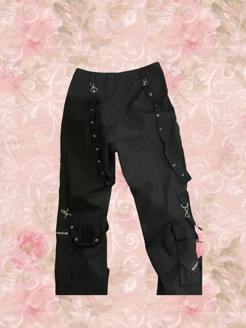 SHEIN Romwe: Hiphop/Y2K Chained Pants (Category: Other Bottoms) located in Santo Tomas. Submitted by belleloved.collections (Listing ID 1436182220, Image 2). Description: Only used once for my dancing competition. Perfect for dancing, hiphop, and Y2K fits!.