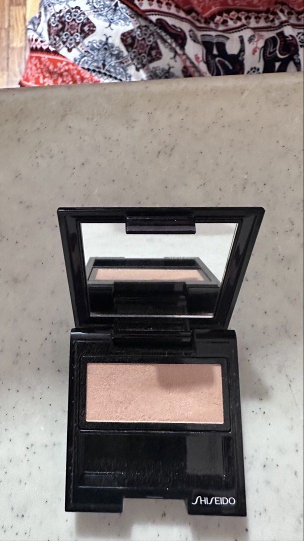 Shiseido Luminizing Satin Eye Colot (Category: Makeup) located in Manila. Submitted by hapibday.everyday (Listing ID 1436250666, Image 1). Description: Shiseido Luminizing Satin Eye Color Color : BE 202 Bought in Japan ** brush was accidentally thrown away by kasambahay while cleaning. “ ** Guaranteed in good condition and genuine .