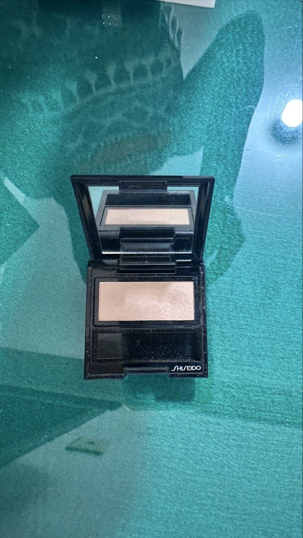 Shiseido Luminizing Satin Eye Colot (Category: Makeup) located in Manila. Submitted by hapibday.everyday (Listing ID 1436250666, Image 3). Description: Shiseido Luminizing Satin Eye Color Color : BE 202 Bought in Japan ** brush was accidentally thrown away by kasambahay while cleaning. “ ** Guaranteed in good condition and genuine .