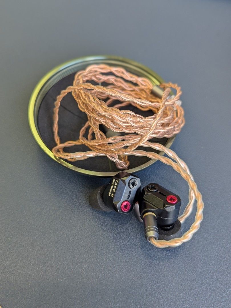 SHUOER TAPE Hybrid IEM Headphones (Category: Headphones & Headsets) located in Manila. Submitted by zero330 (Listing ID 1436126887, Image 1). Description: Lightly Used. ORIGINAL SHUOER TAPE HYBRID DRIVERS IEM (in-ear monitor/headphones) comes with high quality cable 3.5mm and original metal case Key Features: - Hybrid driver setup (dynamic + electrostatic) for excellent resolution and fast transients - Crisp, highly detailed treble without soundi